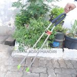 Alat Capit Sampah Picker Plastik 90 Cm - Gambar 2